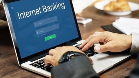 Hết tắc ATM, ngân hàng lại nghẽn chuyển tiền online ngày Tết, khách than trời
