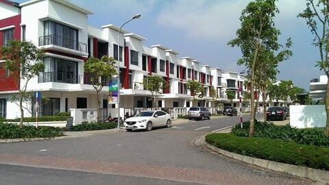 Giá thuê mặt bằng nhà phố tại khu Tây Sài Gòn tăng cao ngất ngưởng