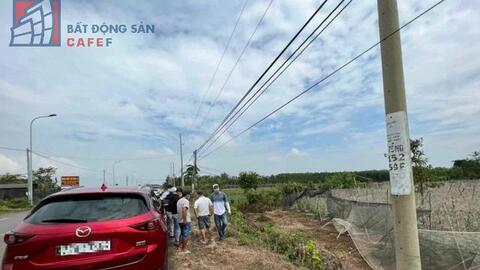 Giới đầu đầu tư đi gom đất “xa bờ”, giá BĐS nhảy múa