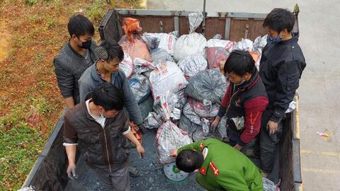 Hà Giang: Phát hiện vụ vận chuyển trái phép gần 8 tấn quặng