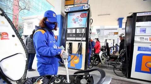 Giá xăng sẽ tăng mạnh vào ngày mai?