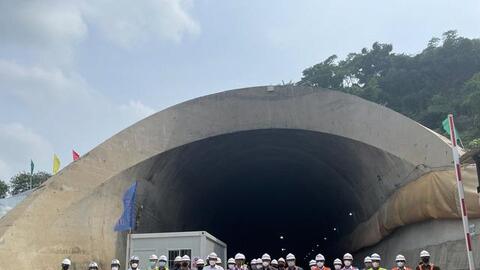 Indonesia: Đường sắt cao tốc do Trung Quốc xây ì ạch, phải chờ đến... 40 năm mới sinh lời?