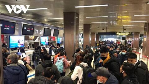 Hơn 200 công dân được trở về Việt Nam trên chuyến bay cứu hộ thứ 3 từ Romania