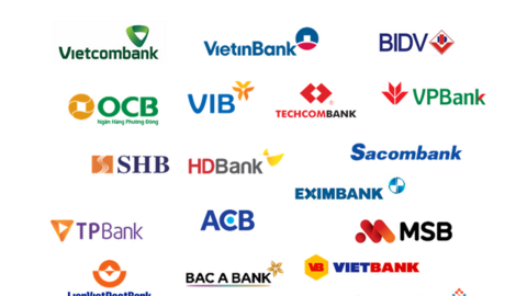 Ngân hàng đầu tiên "quay xe", trở lại thu phí SMS 9.900 đồng/tháng như cũ