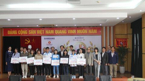 Hoa hậu Ngọc Hân dự giải golf gây quỹ học bổng cho học sinh, sinh viên nghèo