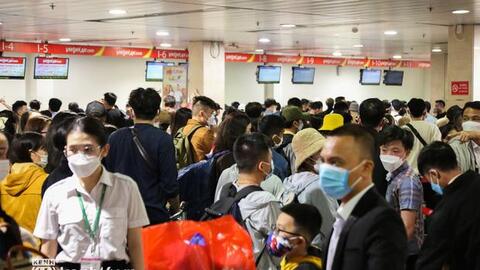 Sân bay Tân Sơn Nhất lên phương án phục vụ 42.000 lượt khách/ngày dịp 30/4 - 1/5, mở thêm làn đón xe công nghệ