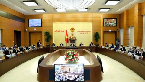 Năm 2023 sẽ giám sát nguồn lực chống dịch và đổi mới sách giáo khoa