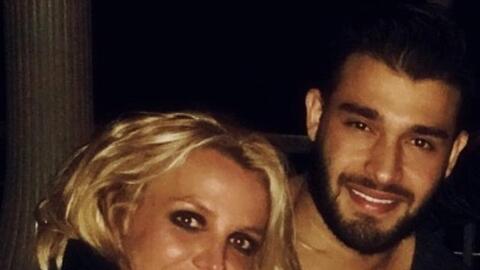 Chuyện tình của Britney Spears và bạn trai kém 13 tuổi