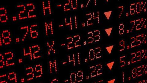 Kinh tế vĩ mô không có biến động lớn nhưng thị trường chứng khoán lao dốc, nhà đầu tư nên làm gì?