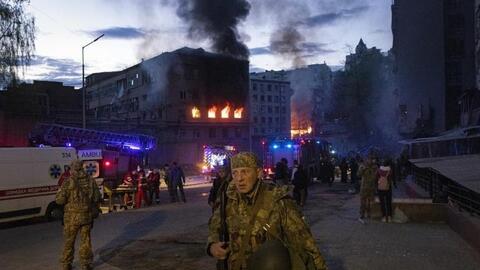 Ukraine nói Nga phóng tên lửa rung chuyển trung tâm thủ đô Kiev