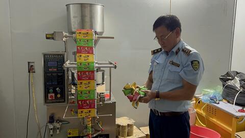 'Hô biến' hàng tấn kẹo Trung Quốc thành kẹo xuất xứ Nhật Bản