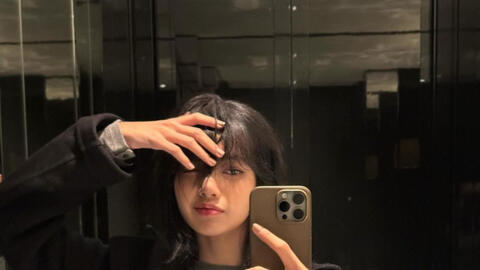 Lisa (BLACKPINK) công khai clip trong buổi hẹn hò bạn trai CEO ở Pháp, hút ngay hơn 4 triệu like