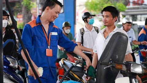 Giá xăng dầu giảm từ 15h hôm nay