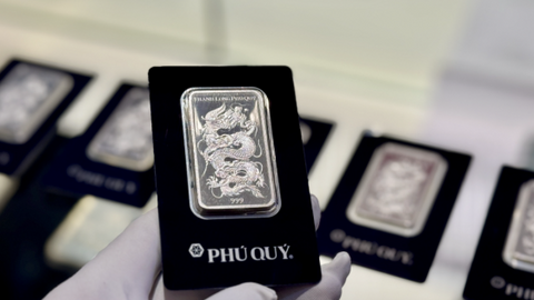 Giá bạc hôm nay 22/10/2025: Bạc sụt giảm