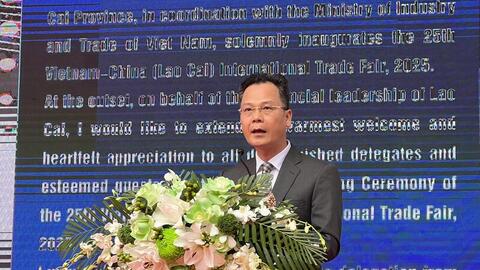 Khai mạc Hội chợ Thương mại Quốc tế Việt – Trung (Lào Cai) lần thứ 25