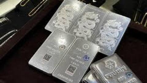 Giá bạc hôm nay 15/12/2025: Duy trì ổn định