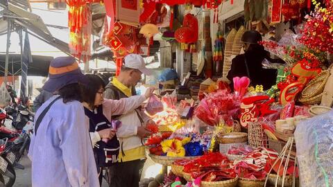 Đà Nẵng: Hàng trang trí Tết phong phú, sức mua tăng