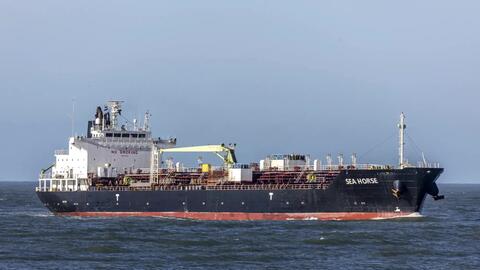 Tàu chở dầu Nga tiến gần Cuba giữa sức ép từ Mỹ