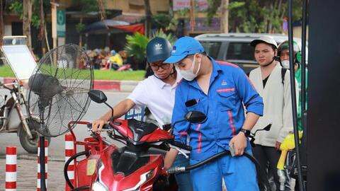 Giá xăng dầu hôm nay 8/4/2026: Giảm rất mạnh khi Mỹ - Iran ngừng bắn