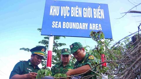 Khánh Hòa cắm mới 37 biển báo khu vực biên giới biển theo địa giới hành chính mới