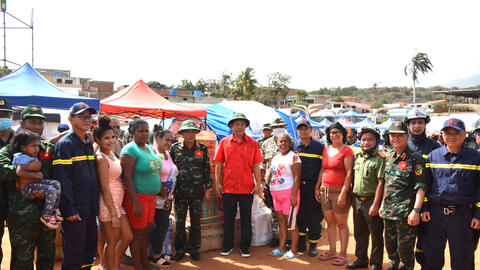 Đoàn cứu hộ Việt Nam được vinh danh "Anh hùng Venezuela"
