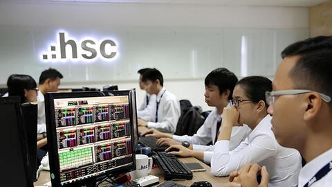 Lãnh đạo HSC gom 3,2 triệu cổ phiếu giá 10.000 đồng
