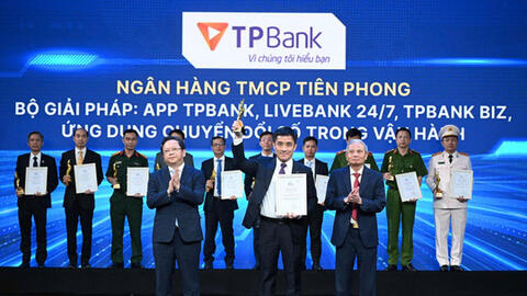 TPBank liên tiếp được vinh danh Doanh nghiệp Chuyển đổi số xuất sắc tại Vietnam Digital Awards