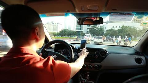 Nước mắt lái xe Uber, lời cảnh tỉnh cho cuộc chơi thời công nghệ