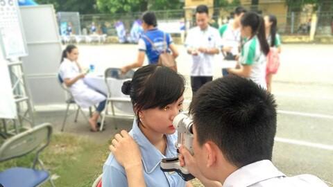 Dấu hiệu nào khiến bạn phải đi khám mắt tức thì?