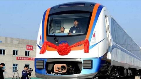 Trung Quốc: Người Tân Cương đi tàu điện phải xuất trình thẻ định danh