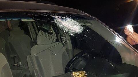 Hàng loạt ô tô bị ném gạch, đá làm vỡ kính trên cao tốc Hà Nội - Thái Nguyên