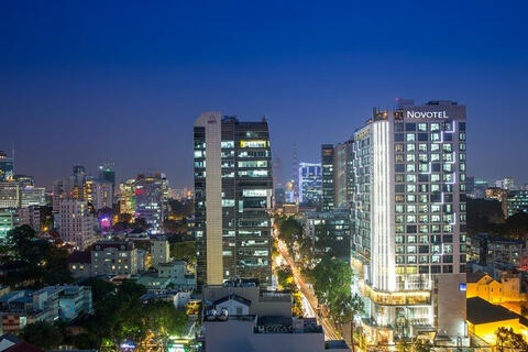 Chủ khách sạn Novotel Sai Gon Centre bất ngờ báo lãi 194 tỷ đồng, nợ trái phiếu vẫn trên 3.000 tỷ đồng