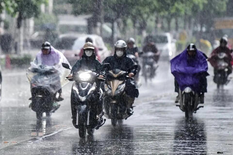 Dự báo thời tiết ngày 27/6: Miền Bắc có mưa to, Thanh Hóa đến Huế nắng nóng gay gắt