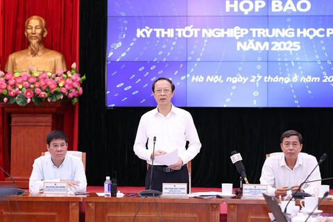 Nóng trong tuần: Thi tốt nghiệp THPT, thông qua 2 Nghị quyết về giáo dục