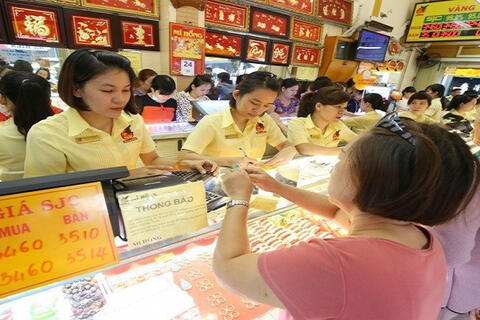 Giá vàng hôm nay 19/8 bất ngờ tăng vọt lập kỷ lục mới 125 triệu đồng/lượng