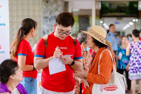Thúc đẩy chăm sóc xương khớp nữ giới qua chương trình "Ngày vì sức khỏe người bệnh"