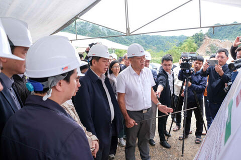 Đoàn công tác của Chính phủ kiểm tra dự án tại Cao Bằng, Lạng Sơn