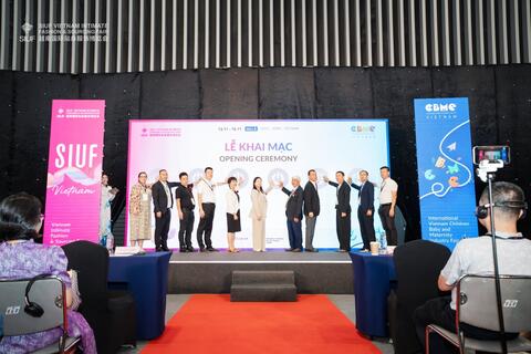 Khai mạc 2 triển lãm quốc tế hàng đầu châu Á về trang phục tại Việt Nam