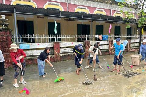 Huế cho học sinh nghỉ học do nước sông lên nhanh vì mưa lớn