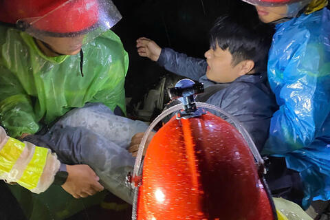 Lâm Đồng hỗ trợ tối đa cứu hộ vụ sạt lở nghiêm trọng đèo Khánh Lê