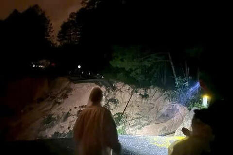 Đèo Mimosa ở Lâm Đồng đứt gãy hoàn toàn