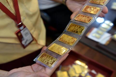 Giá vàng hôm nay 5/12 giảm 700 ngàn đồng/lượng cả 2 chiều, thế giới giảm