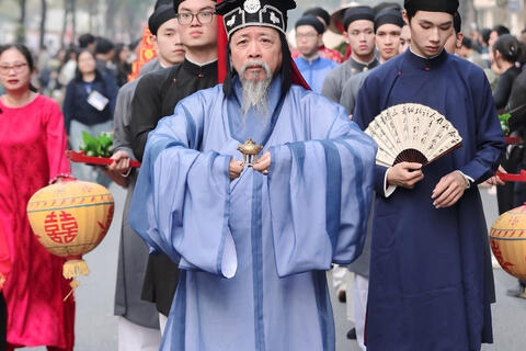 Bản sắc Việt từ cổ phục đám cưới truyền thống