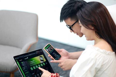 Vietcombank phát hành Chứng chỉ tiền gửi trực tuyến, lãi suất 6%/năm