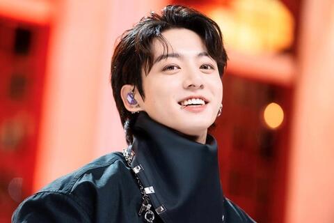 Jungkook (BTS) thừa nhận hút thuốc, mong muốn sống thật