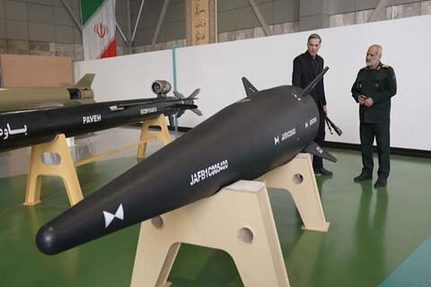 Ai sẽ thay Mỹ tấn công trên bộ vào Iran?