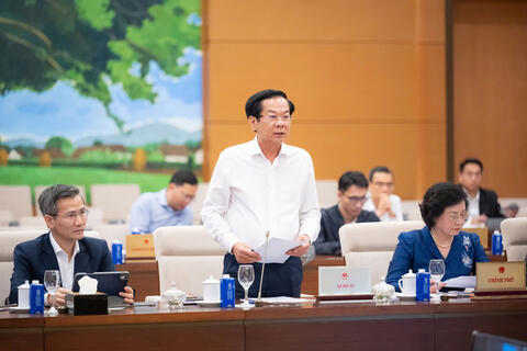 Gỡ bỏ rào cản hành chính, cho phép khen thưởng kịp thời