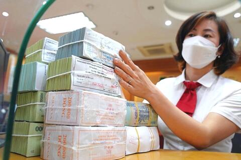 TP. Hồ Chí Minh và Đồng Nai tiền gửi tiết kiệm dân cư tăng 2,63%