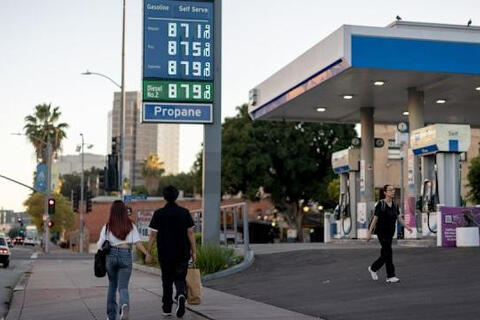 Giá dầu lại tăng sau những lời đe dọa đáp trả đanh thép giữa Mỹ và Iran