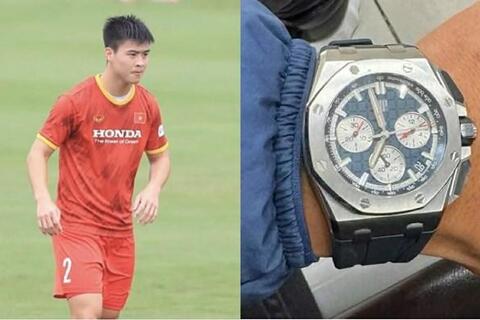 Trung vệ Duy Mạnh bị mất đồng hồ tiền tỉ